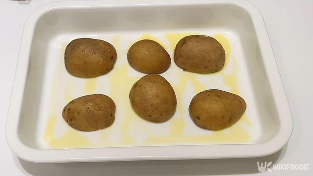 감자 누룽지 만드는 과정 자료 사진. / 위키푸디