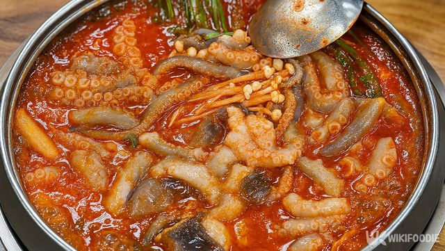 낙지 전골 자료 사진. / 위키푸디