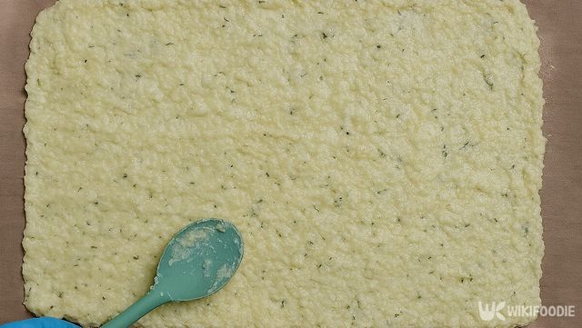 반죽을 피는 자료 사진. / 위키푸디