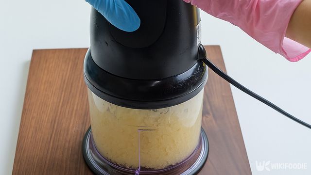 감자를 가는 자료 사진. / 위키푸디