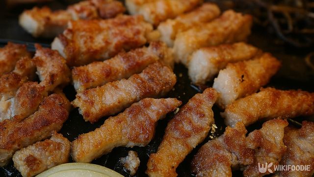 삼겹살 자료 사진. / 위키푸디