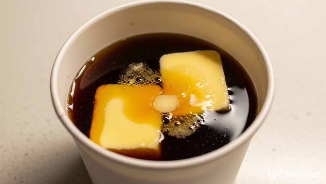 핫 버터드 프룬 사진. / 위키푸디