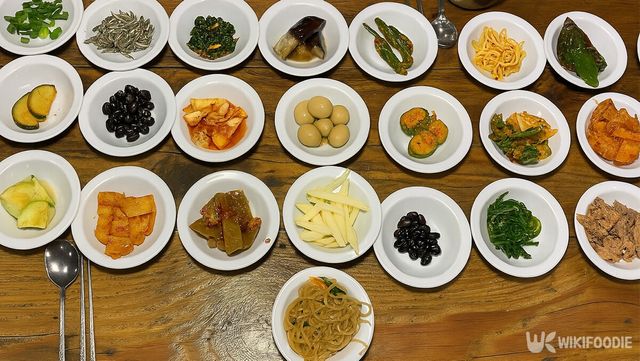 한상 차림 자료 사진. / 위키푸디