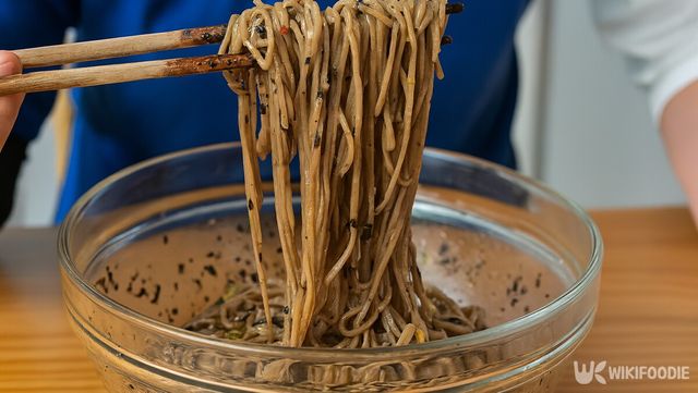 들기름 막국수 자료 사진. / 위키푸디