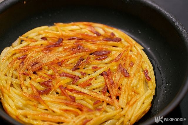 바삭한 감자채전 자료사진. / 위키푸디