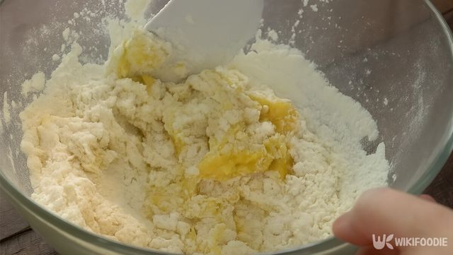 핫도그 반죽 만드는 자료 사진. / 위키푸디