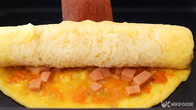 스팸계란말이밥 만드는 자료 사진. / 위키푸디