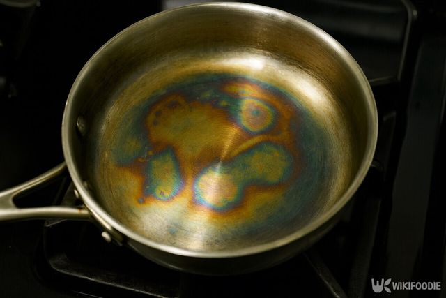 스테인리스 냄비 자료 사진. / 위키푸디