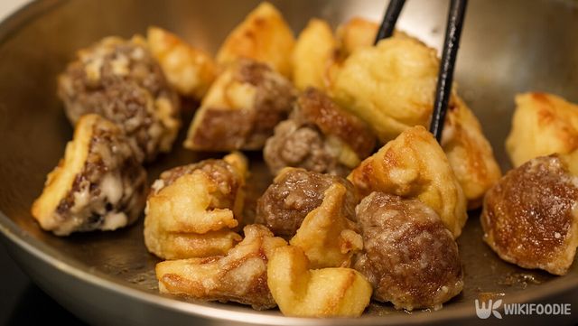 두부와 표고버섯을 볶은 자료 사진. / 위키푸디