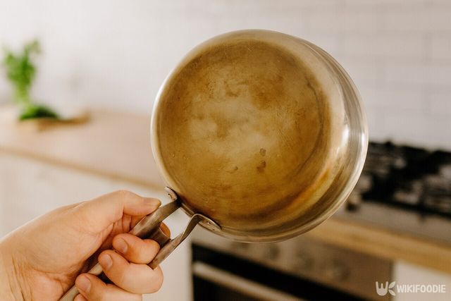 스테인리스 냄비 자료 사진. / 위키푸디