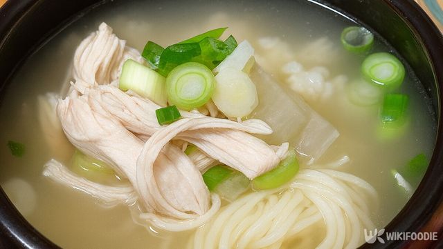 닭곰탕 자료 사진. / 위키푸디
