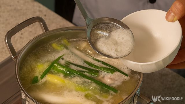 닭곰탕 만드는 자료 사진. / 위키푸디