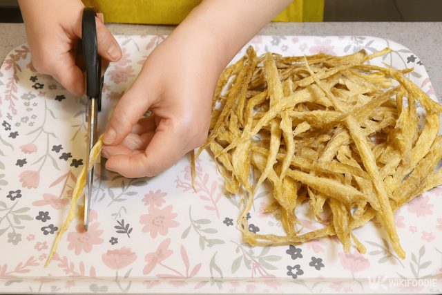 황태채 무침 만드는 자료 사진. / 위키푸디