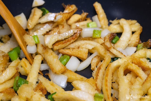 황태채 무침 만드는 자료 사진. / 위키푸디