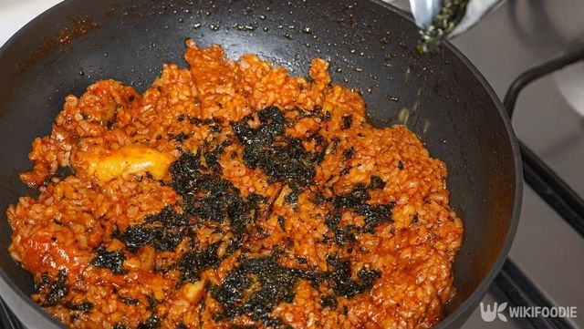 매운삼겹찜 볶음밥 자료 사진. / 위키푸디