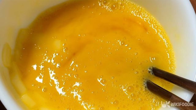 계란 물을 만드는 자료 사진. /위키푸디