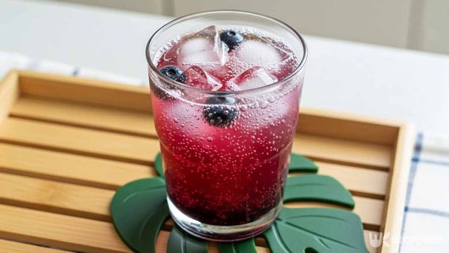 블루베리 탄산 에이드 사진. / 위키푸디