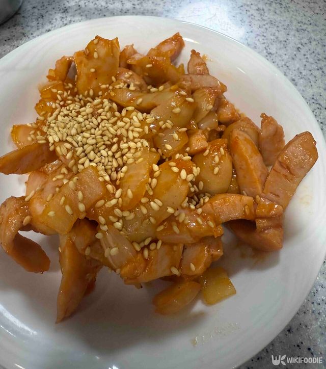 소시지 야채볶음 사진. / 위키푸디