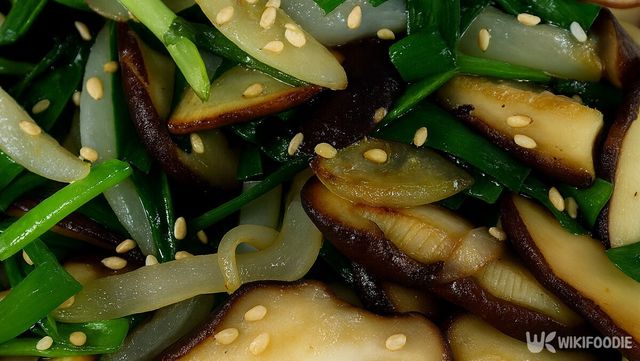 표고버섯 볶음 자료 사진. / 위키푸디