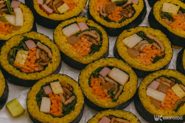 강황 김밥 자료 사진. / 위키푸디
