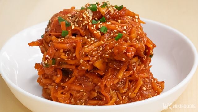 오징어젓무침 자료 사진. / 위키푸디