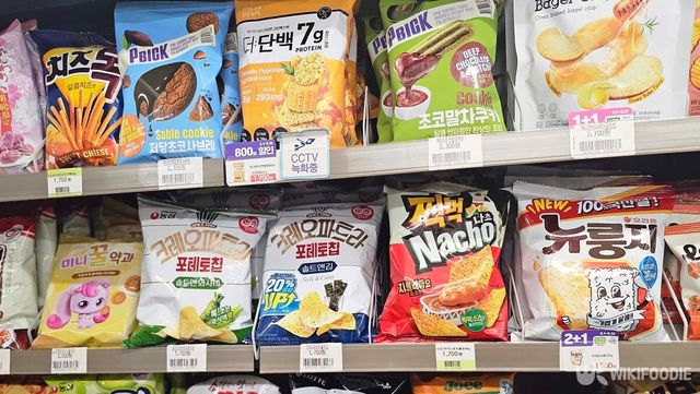 과자 진열대 사진. / 위키푸디