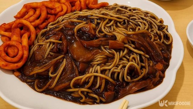 쟁반짜장 사진. / 위키푸디