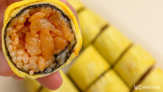 계란말이 김밥 자료 사진. / 위키푸디