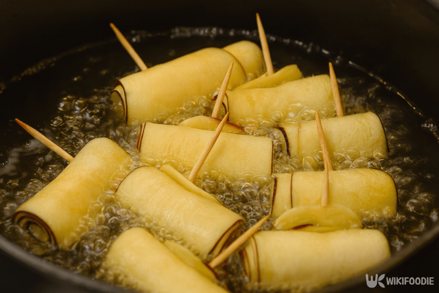 고구마롤 맛탕 만드는 자료 사진. / 위키푸디