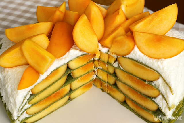 감 크레이프 케이크 자료 사진. / 위키푸디