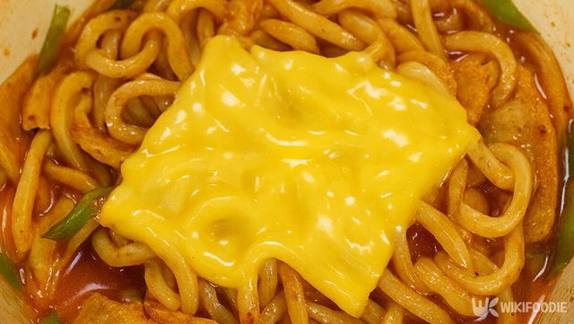 우동볶이 자료 사진. / 위키푸디