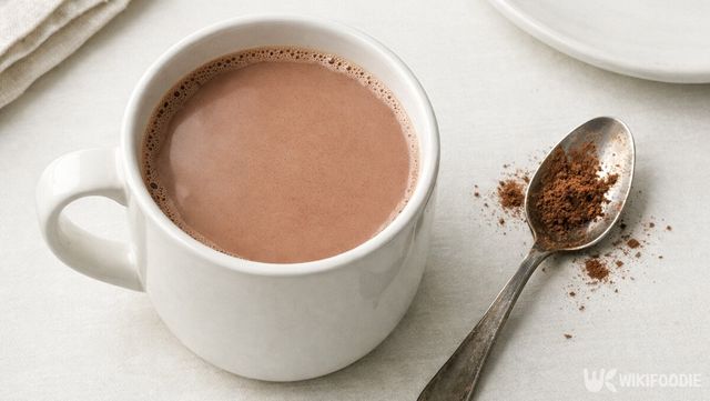 설탕 없이 즐기는 코코아 우유다. / 위키푸디