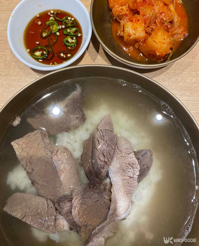 곰탕반 자료 사진. / 위키푸디