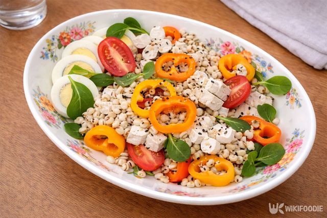 율무를 넣은 샐러드의 모습이다. / 위키푸디