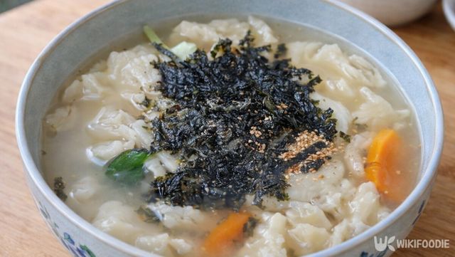 칼국수 자료 사진. / 위키푸디