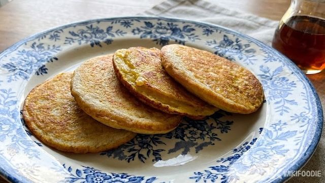 완성된 바나나 계란 팬케이크다. / 위키푸디