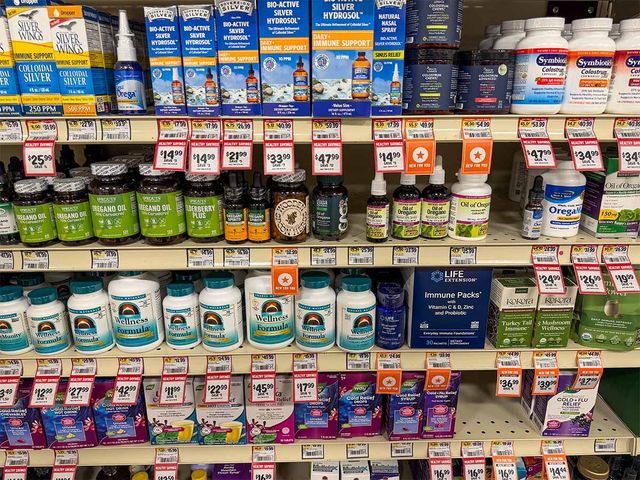 마트에 건강식품들이 진열돼 있다. / ZikG-shutterstock.com