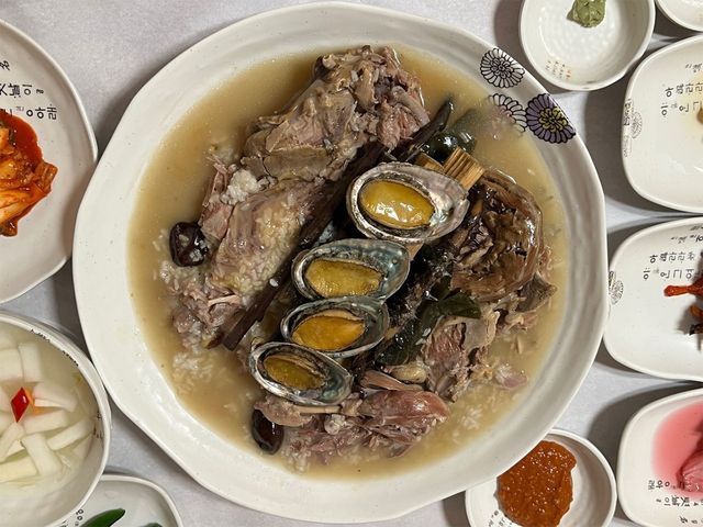 감나무 집 자료 사진. / 업체등록사진