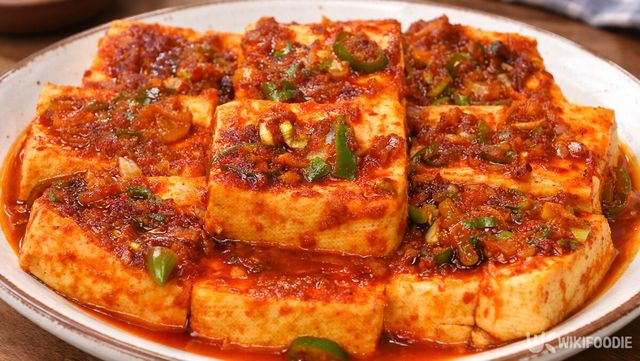 완성된 두부 조림이다. / 위키푸디