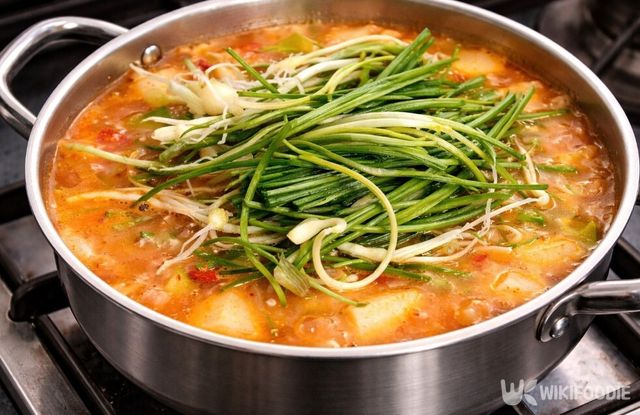 달래는 불 끄기 직전에 넣어 향을 남긴다. / 위키푸디