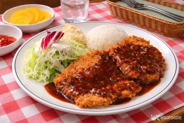 에버그린 돈가스 정식 사진. / 위키푸디