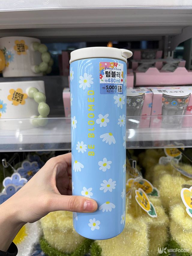 봄꽃 디자인 텀블러 사진. / 위키푸디