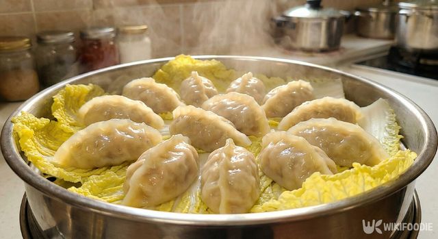 냉동만두 알배추 요리. / 위키푸디