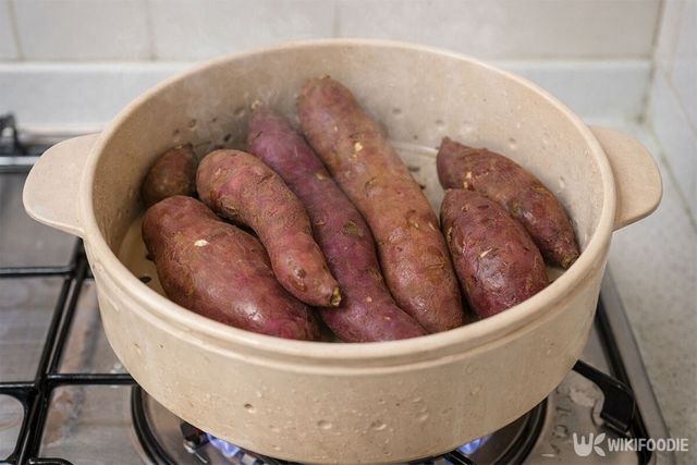 고구마를 찌고 있다. / 위키푸디