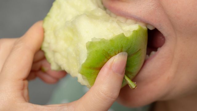 사과 자료 사진. / DenisNata-shutterstock.com