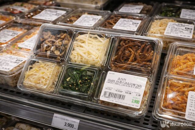 마트 반찬 코너에 6종 나물이 놓여 있다. 기사의 이해를 돕기 위한 참고 사진입니다. / 위키푸디