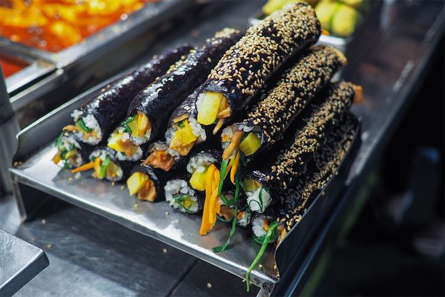 NavyBank-shutterstock.com