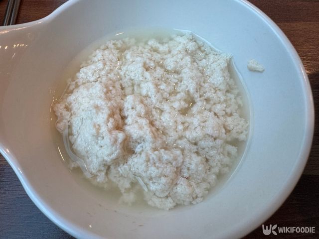 맷돌 순두부를 그릇에 담은 모습. / 위키푸디