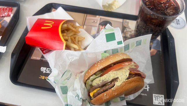 베토디 바질 크림치즈 버거 자료 사진. / 위키푸디