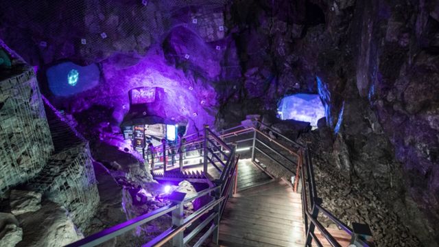 광명동굴 입구 전경 사진. / 한국관광공사